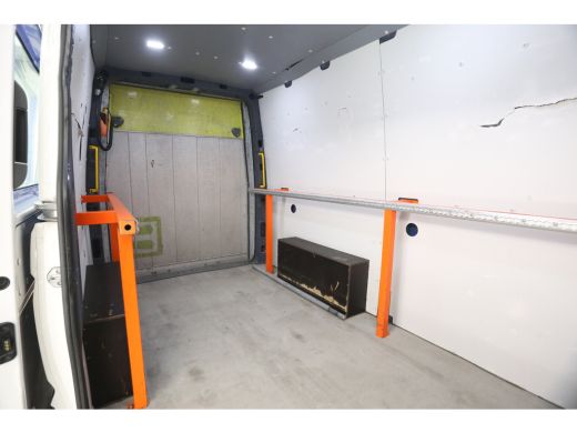 Volkswagen Crafter 2.0 TDI L3H3 | Laadklep | Airco | Camera | Cruise | Carplay | Parkeersensoren ActivLease financial lease