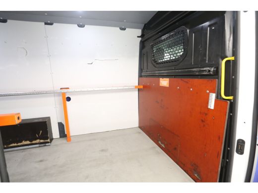 Volkswagen Crafter 2.0 TDI L3H3 | Laadklep | Airco | Camera | Cruise | Carplay | Parkeersensoren ActivLease financial lease