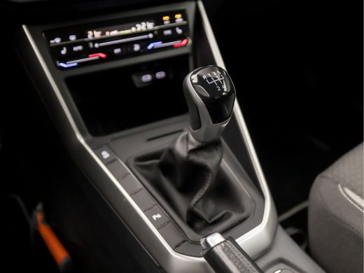 Volkswagen Polo 1.0 TSI Life Sport (VIRTUAL COCKPIT, APPLE CARPLAY, GROOT NAVI, CLIMATE, STOELVERWARMING, CAMERA,... ActivLease financial lease