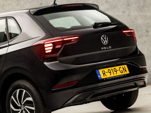 Volkswagen Polo 1.0 TSI Life Sport (VIRTUAL COCKPIT, APPLE CARPLAY, GROOT NAVI, CLIMATE, STOELVERWARMING, CAMERA,... ActivLease financial lease