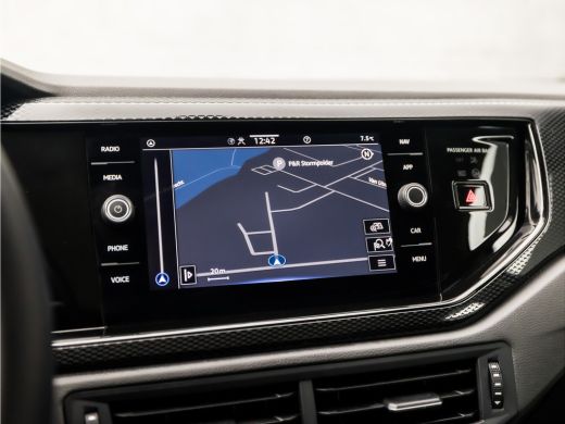 Volkswagen Polo 1.0 TSI Life Sport (VIRTUAL COCKPIT, APPLE CARPLAY, GROOT NAVI, CLIMATE, STOELVERWARMING, CAMERA,... ActivLease financial lease