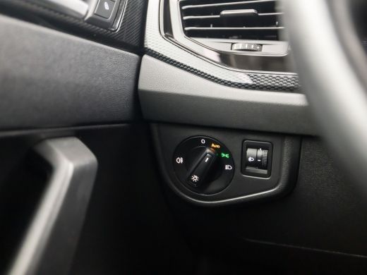 Volkswagen Polo 1.0 TSI Life Sport (VIRTUAL COCKPIT, APPLE CARPLAY, GROOT NAVI, CLIMATE, STOELVERWARMING, CAMERA,... ActivLease financial lease