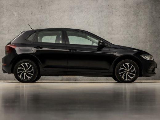 Volkswagen Polo 1.0 TSI Life Sport (VIRTUAL COCKPIT, APPLE CARPLAY, GROOT NAVI, CLIMATE, STOELVERWARMING, CAMERA,... ActivLease financial lease