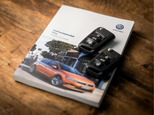 Volkswagen Polo 1.0 TSI Sportline (APPLE CARPLAY, GROOT NAVI, ADAPTIVE CRUISE, SPORTSTOELEN, LM VELGEN, ARMSTEUN,... ActivLease financial lease