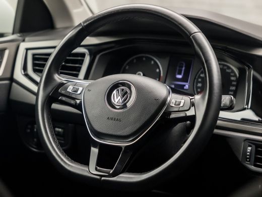 Volkswagen Polo 1.0 TSI Sportline (APPLE CARPLAY, GROOT NAVI, ADAPTIVE CRUISE, SPORTSTOELEN, LM VELGEN, ARMSTEUN,... ActivLease financial lease