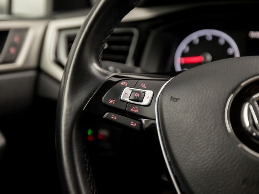 Volkswagen Polo 1.0 TSI Sportline (APPLE CARPLAY, GROOT NAVI, ADAPTIVE CRUISE, SPORTSTOELEN, LM VELGEN, ARMSTEUN,... ActivLease financial lease