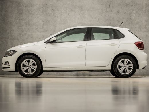 Volkswagen Polo 1.0 TSI Sportline (APPLE CARPLAY, GROOT NAVI, ADAPTIVE CRUISE, SPORTSTOELEN, LM VELGEN, ARMSTEUN,... ActivLease financial lease