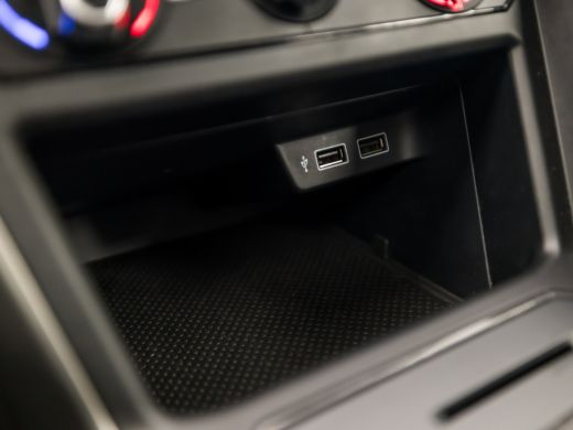 Volkswagen Polo 1.0 TSI Sportline (APPLE CARPLAY, GROOT NAVI, ADAPTIVE CRUISE, SPORTSTOELEN, LM VELGEN, ARMSTEUN,... ActivLease financial lease