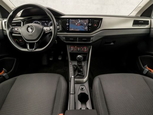 Volkswagen Polo 1.0 TSI Sportline (APPLE CARPLAY, GROOT NAVI, ADAPTIVE CRUISE, SPORTSTOELEN, LM VELGEN, ARMSTEUN,... ActivLease financial lease