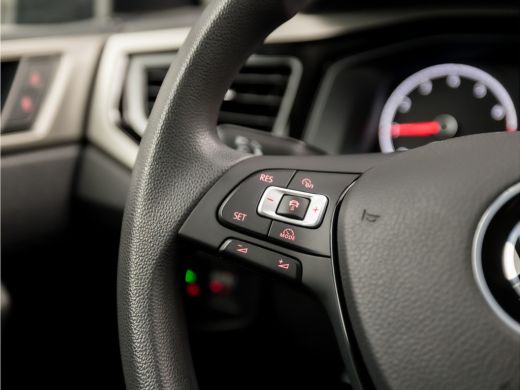 Volkswagen Polo 1.0 TSI Sportline Automaat (GROOT NAVI, ADAPTIVE CRUISE, PARKEERSENSOREN, SPORTSTOELEN, LM VELGEN... ActivLease financial lease