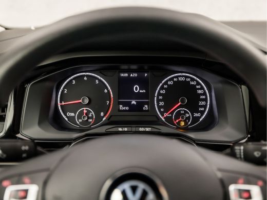 Volkswagen Polo 1.0 TSI Sportline Automaat (GROOT NAVI, ADAPTIVE CRUISE, PARKEERSENSOREN, SPORTSTOELEN, LM VELGEN... ActivLease financial lease