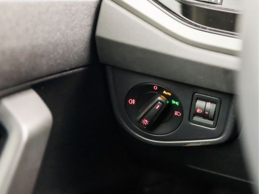 Volkswagen Polo 1.0 TSI Sportline Automaat (GROOT NAVI, ADAPTIVE CRUISE, PARKEERSENSOREN, SPORTSTOELEN, LM VELGEN... ActivLease financial lease