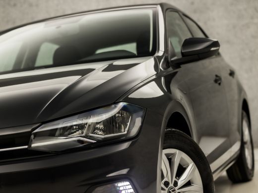 Volkswagen Polo 1.0 TSI Sportline Automaat (GROOT NAVI, ADAPTIVE CRUISE, PARKEERSENSOREN, SPORTSTOELEN, LM VELGEN... ActivLease financial lease