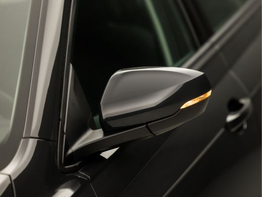 Volkswagen Polo 1.0 TSI Sportline Automaat (GROOT NAVI, ADAPTIVE CRUISE, PARKEERSENSOREN, SPORTSTOELEN, LM VELGEN... ActivLease financial lease