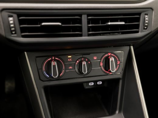 Volkswagen Polo 1.0 TSI Sportline Automaat (GROOT NAVI, ADAPTIVE CRUISE, PARKEERSENSOREN, SPORTSTOELEN, LM VELGEN... ActivLease financial lease