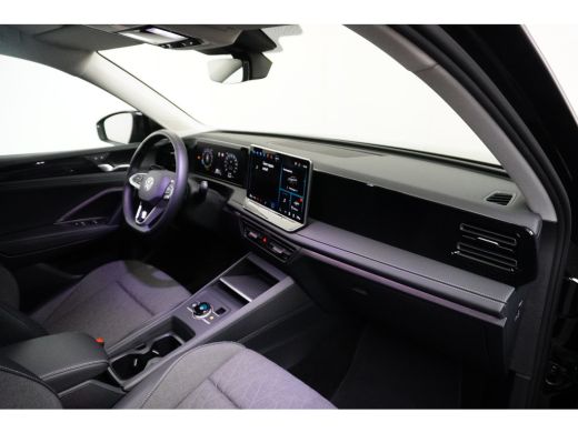 Volkswagen Tiguan 1.5 eTSI 150PK DSG-7 Life Edition | TREKHAAK | CAMERA | STANDKACHEL | STUUR + STOELVERW. | APP CO... ActivLease financial lease