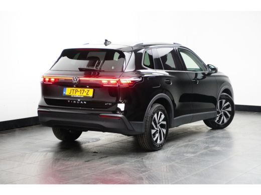 Volkswagen Tiguan 1.5 eTSI 150PK DSG-7 Life Edition | TREKHAAK | CAMERA | STANDKACHEL | STUUR + STOELVERW. | APP CO... ActivLease financial lease