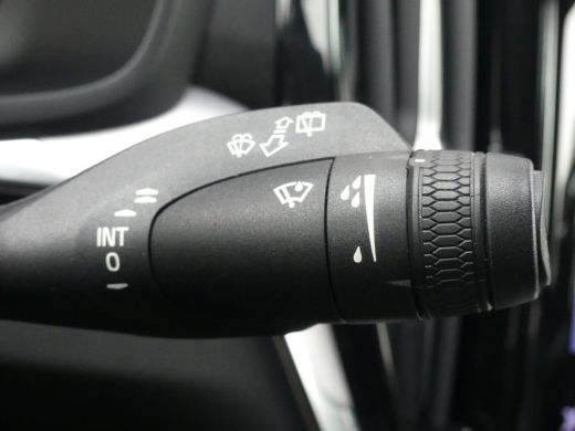 Volvo  V60 2.0 B3 Momentum Advantage | TREKHAAK | STOEL+STUUR+VOORRUITVERWARMING | LEDER | ADAPTIVE CRUISE |... ActivLease financial lease