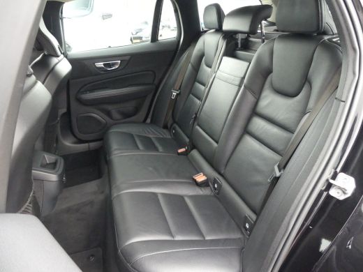 Volvo  V60 2.0 B3 Momentum Advantage | TREKHAAK | STOEL+STUUR+VOORRUITVERWARMING | LEDER | ADAPTIVE CRUISE |... ActivLease financial lease