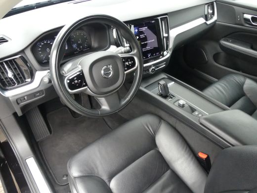 Volvo  V60 2.0 B3 Momentum Advantage | TREKHAAK | STOEL+STUUR+VOORRUITVERWARMING | LEDER | ADAPTIVE CRUISE |... ActivLease financial lease