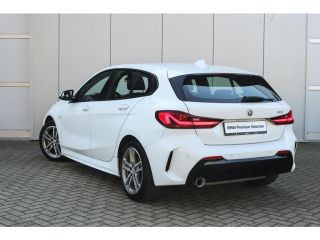 BMW 1 Serie 118i M Sport Automaat / Sportstoelen / M Sportonderstel / LED / Live Cockpit Professional /  PDC ...