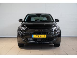 Fiat 600 1.2 Hybrid La Prima | Lederen Bekleding | Stoelverwarming | Climate Controle | Navigatie | Camera...