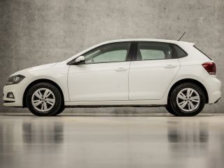 Volkswagen Polo 1.0 TSI Sportline (APPLE CARPLAY, GROOT NAVI, ADAPTIVE CRUISE, SPORTSTOELEN, LM VELGEN, ARMSTEUN,...