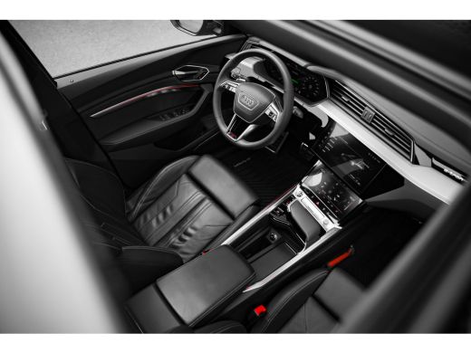 Audi Q8 Sportback e-tron 55 quattro S Edition Competition 115 kWh Audi Exclusive lak ActivLease financial lease