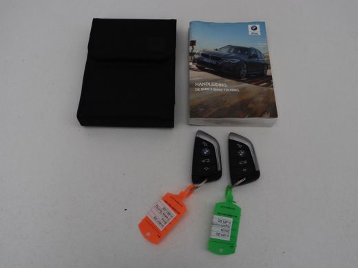 BMW 3 Serie 330i High Executive Edition | 360 Camera | Leder | Harman/Kardon | Stoelverwarming | Camera | Car... ActivLease financial lease