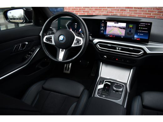 BMW 3 Serie Touring 330e M-Sport Pano ACC Trekh H/K HUD 19inch Stuurverw ActivLease financial lease