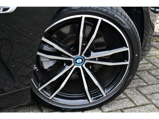 BMW 3 Serie Touring 330e M-Sport Pano ACC Trekh H/K HUD 19inch Stuurverw ActivLease financial lease