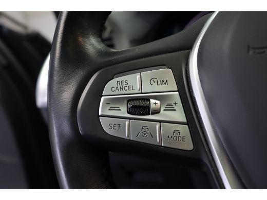 BMW iX3 High Executive / Trekhaak / Sportstoelen / Adaptief onderstel / Comfort Access / Adaptieve LED / ... ActivLease financial lease