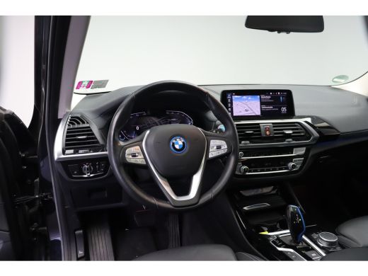 BMW iX3 High Executive / Trekhaak / Sportstoelen / Adaptief onderstel / Comfort Access / Adaptieve LED / ... ActivLease financial lease