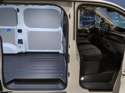 Ford E-Transit Custom 320 L1H1 65 kWh 2300kg Trekgewicht | Camera | 3-Zits | | Achteruitrijcamera | Apple Carplay/Andro... ActivLease financial lease