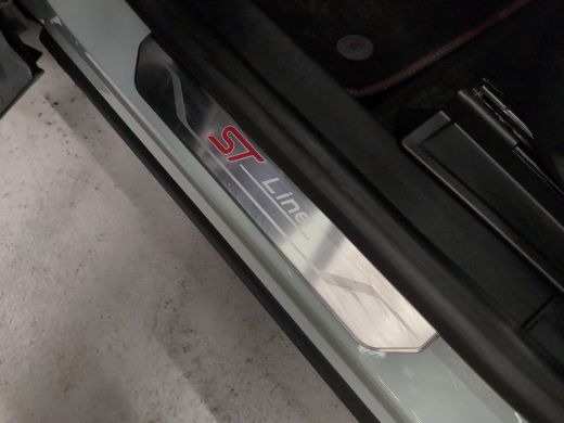 Ford Puma 1.0 EcoBoost Hybrid ST-Line X | Pano | Winterpack | Apple Carplay | Adap. cruise control| | Achte... ActivLease financial lease