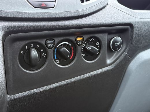 Ford Transit 2.0 TDCI EURO 6 / PICK UP / HIAB KRAAN T-CLX 013 / 2.7 TONS TREKHAAK / 34.988 KM! / 1e EIG. / 3-Z... ActivLease financial lease