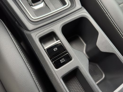 Ford Transit Connect 1.5 EcoB PHEV L2 Limited | AGR Leder | Trekhaak | Winterpack | Camera | Achteruitrijcamera | Appl... ActivLease financial lease