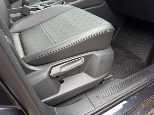 Ford Transit Connect 1.5 EcoB PHEV L2 Limited | AGR Leder | Trekhaak | Winterpack | Camera | Achteruitrijcamera | Appl... ActivLease financial lease