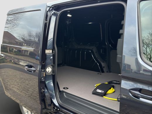 Ford Transit Connect 1.5 EcoB PHEV L2 Limited | AGR Leder | Trekhaak | Winterpack | Camera | Achteruitrijcamera | Appl... ActivLease financial lease