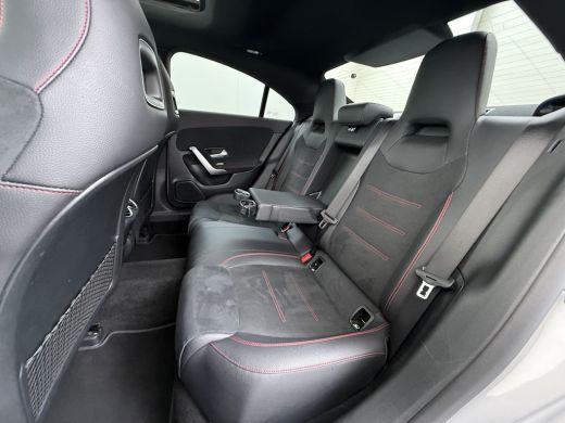 Mercedes-Benz CLA 250e AMG // Panoramadak // Nightpakket // Sfeerverlichting // Carplay // Camera // Keyless // Mul... ActivLease financial lease