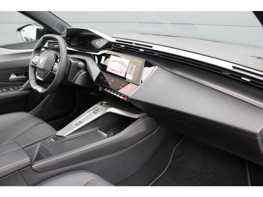 Peugeot 308 SW 1.2 Hybrid 136 e-DCS6 GT | Automaat | Navigatie | Camera | Panorama/schuifdak | 18" Inch licht... ActivLease financial lease