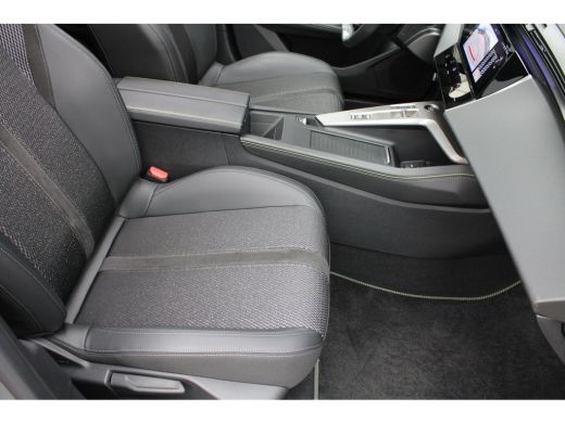 Peugeot 308 SW 1.2 Hybrid 136 e-DCS6 GT | Automaat | Navigatie | Camera | Panorama/schuifdak | 18" Inch licht... ActivLease financial lease