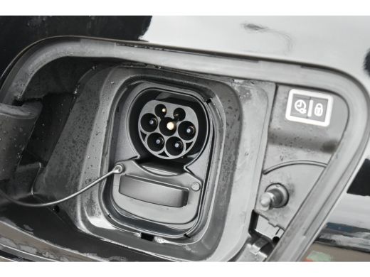 Peugeot e-2008 EV Allure 50 kWh 3 Fase | Navigatie | Parkeersensoren v/a | Climate Control | Half-Leder | Full-L... ActivLease financial lease