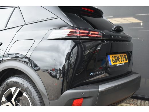 Peugeot e-2008 EV Allure 50 kWh 3 Fase | Navigatie | Parkeersensoren v/a | Climate Control | Half-Leder | Full-L... ActivLease financial lease