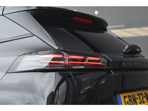 Peugeot e-2008 EV Allure 50 kWh 3 Fase | Navigatie | Parkeersensoren v/a | Climate Control | Half-Leder | Full-L... ActivLease financial lease