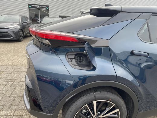 Toyota C-HR 2.0 Plug-in Hybrid 220 Executive ActivLease financial lease