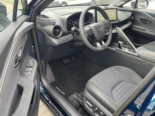 Toyota C-HR 2.0 Plug-in Hybrid 220 Executive ActivLease financial lease