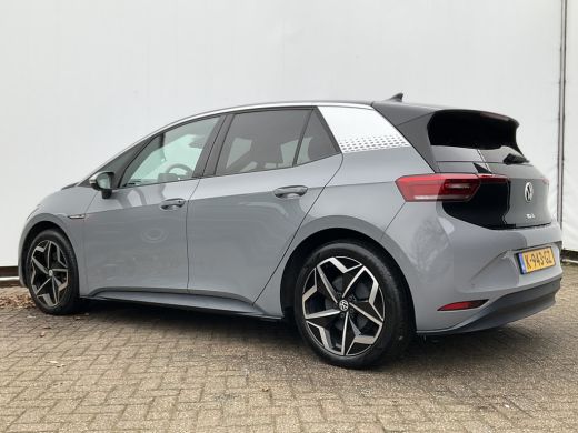 Volkswagen ID.3 First Plus 58 kWh Carplay Adap.Cruise Camera Stoel/Stuurverw Keyless Led NL-Auto! ActivLease financial lease