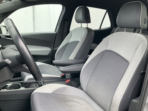 Volkswagen ID.3 First Plus 58 kWh Carplay Adap.Cruise Camera Stoel/Stuurverw Keyless Led NL-Auto! ActivLease financial lease