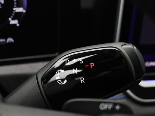 Volkswagen Tiguan 1.5 eHybrid R-Line Edition 272PK DSG Pano-Schuifdak, 360 camera, Black Style, Trekhaak, 20" LM Ve... ActivLease financial lease